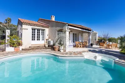 Image de Maison au charme Provençal avec piscine