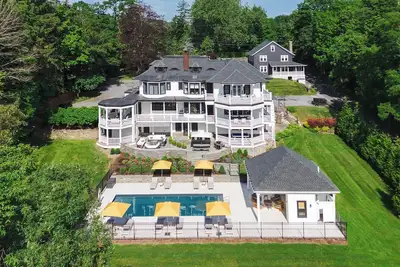 Image de Bright & Spacious Hudson Valley Home with Pool