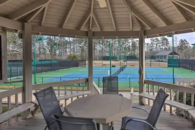 Image de Lake Keowee Resort Condo: Waterfront Balcony