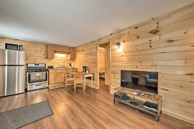 Image de Cabin in The Huron-Manistee National Forest!