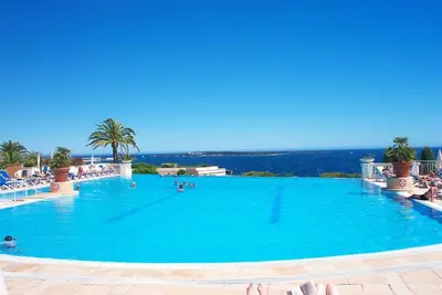 Image de Confortable appartement pour 6 personnes avec climatisation, Wifi, piscine, Tv et terrasse