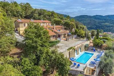 Image de Joli appartement avec Wifi, piscine, balcon, animaux admis, vue panoramique et parking