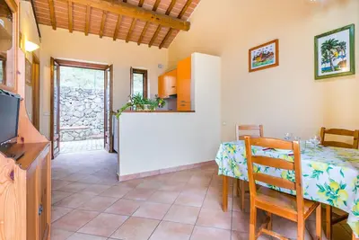 Image de Confortable appartement avec Wifi, piscine, Tv, terrasse, animaux admis, vue panoramique et parking