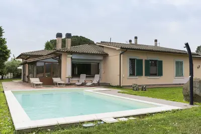 Image de Maison de vacances privée avec piscine privée, Wifi, climatisation, Tv, animaux admis, parking