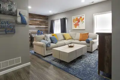 Image de Fully Renovated, Luxurious unit awaits you!
