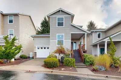 Image de Modern Ocean Highlands home with Netarts Bay & ocean views, fireplace - dogs Ok