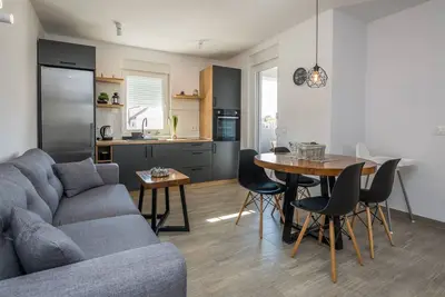 Image de Appartement de deux chambres avec la terrasse Vir (A-19332-b)