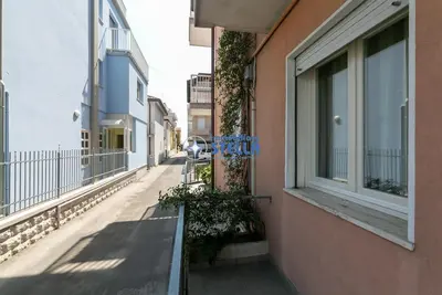 Image de \" apartment Piazza Manzoni \" /[Park]