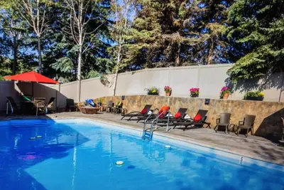 Image de April 2-9. 3 Bedroom suite with kitchenette convenient to Beaver Creek and Vail.