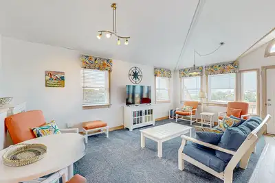 Image de Waterfront home with private dock, sound views, decks, fast WiFi & shared pool