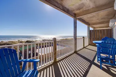 Image de Oceanfront, 2nd-floor condo with on-site pool/hot tub - balcony, Ac, & fast WiFi