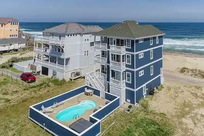 Oceanfront home with private hot tub & pool, ocean view, central Ac, & W/D