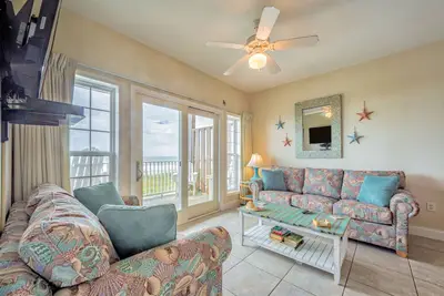 Image de 2nd-floor oceanfront condo with outdoor pool, hot tub, private waterfront balcony
