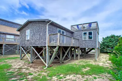 Image de Dog-friendly home w/deck, outdoor shower, washer/dryer, beach access, ocean view