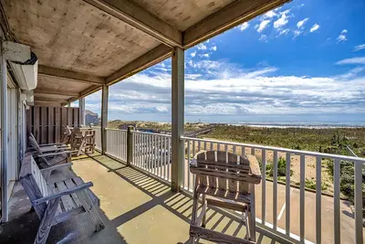 Image de Oceanfront condo with wraparound balcony, fast WiFi, and on-site pool/hot tub
