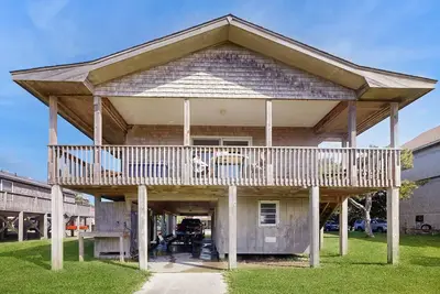 Image de Dog-friendly, canal-front house with dock, balcony, deck, & central Ac