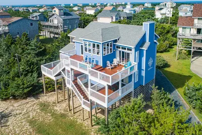 Image de 2-story ocean-view home with multiple decks, grill, fast WiFi, outdoor pool & Ac
