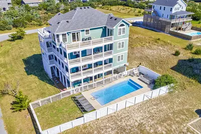 Image de Stately and dog-friendly beach home near water with private pool & hot tub