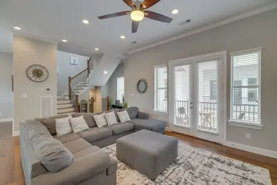 Image de Spacious Houston Townhome ~ 5 Mi to Downtown!