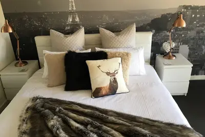 Image de Beachside Studio with Spa- 2 min walk to the beach