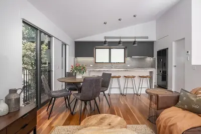 Image de Reed - Art House Townhouses - An Art Inspired Townhouse, featuring 2 bedrooms and 2 bathrooms