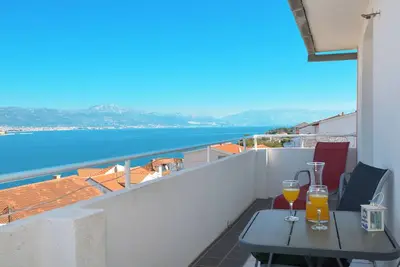 Image de Desa 2 - two bdr apt, sea view, 60m from the beach