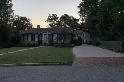 Image de Masters Rental! Main House + Carriage House 3 miles from the course!