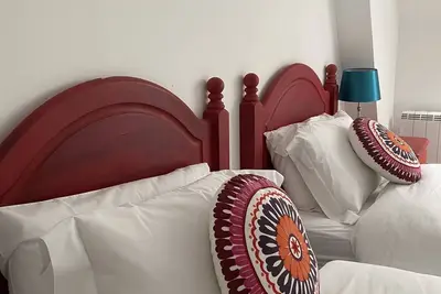 Image de Cottage set in the grounds of a Chateau (countryside)