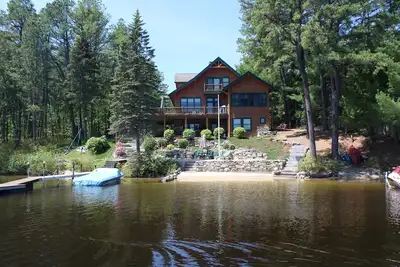 Image de 1 August 2025 Week Available! Ossipee Lake house-sandy beach & panoramic views!