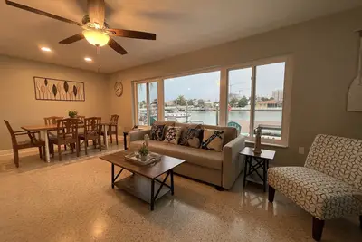 Image de Anchors Up #4; Walk to beach/bars/dining; Water View