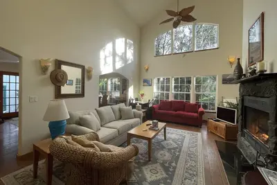 Image de 4 bed/4 bath Entire custom-built house 5 mins from Volcanoes National Park