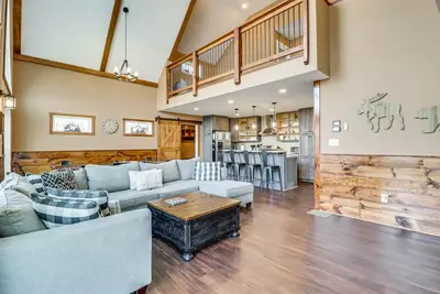 Image de Mt. Top Rustic Chalet in Eagle Rock Resort.