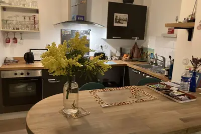 Image de Charmant 2 pièces au calme, canapé, terrasse, à 15 mn vélo ou bus  centre ville