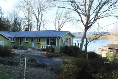 Image de North Point Lakefront Retreat - Private Dock w/ boatslip