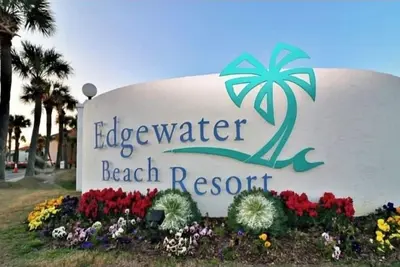 Image de 1 Br w 2 Q & Murphy Bed. Sleeps 6. 2 Baths. Gated. Free Pickleball Fitness Golf