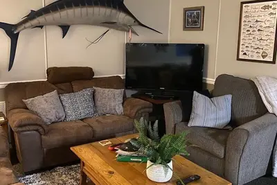 Image de Ms. Lou Houseboat in Venice, La - Coast & Canyon Outfitters