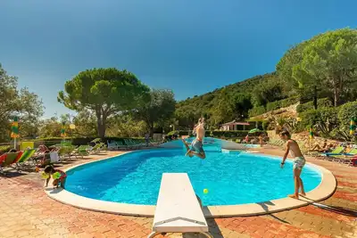 Image de Nouvelle gestion Maison de vacances Villaggio Colombo V5 avec terrasse et piscine partagée