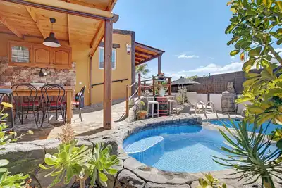 Maison \"Casa Candelaria 2\", avec vue sur montagnes, piscine, jardin et Wi-Fi.