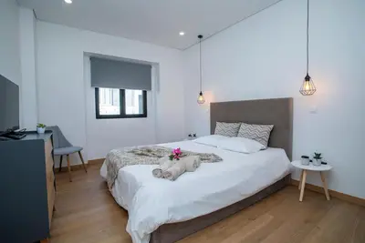 Image de 'Carvão Pdl Inn' avec terrasse et Wi-Fi.