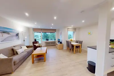 Exclusive sea view vacation apartment in the Fürstenhof for 4 guests on the beach with balcony