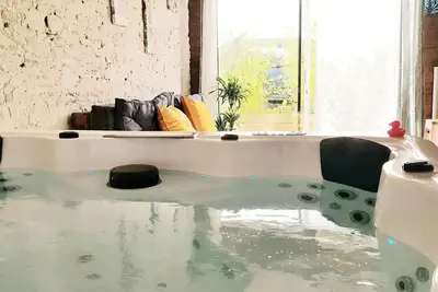 Image de Jacuzzi intérieur privatif illimité au Mont saint-michel
