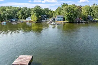 Image de Boathouse Point on Lake Winnisquam!