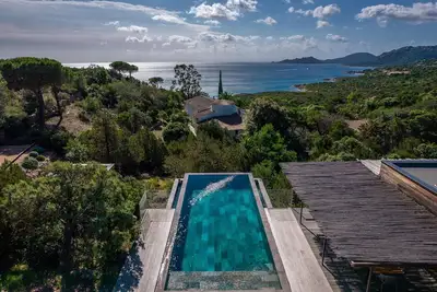 Image de villa de charme à Palombaggia, vue mer, piscine chauffée, climatisation