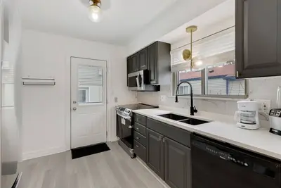 Image de Luxurious 2 bedroom 2 queen bed house 5 minutes from downtown Birmingham