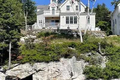 Image de Waterfront Cottage, Stunning Master Bdr with Balcony, 3 full baths, Scenic views