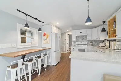 Image de Dec-Feb Monthly 50% Off The Funky Fuji @Backyard 🍎 Cottages