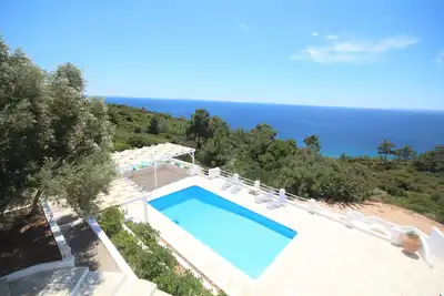 Image de Vacation home Oraia Théa by the sea with private pool