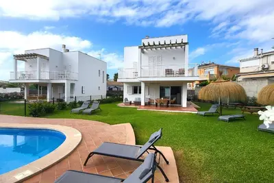 Image de Maison de vacances Platja de Muro pour 1 - 12 personnes avec 6 chambres à coucher - Logement de vaca