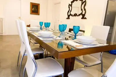 Image de Trastevere Avenue: Elegant 4 bedrooms Apartment