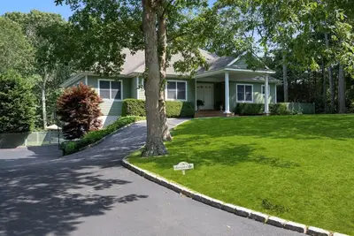 Image de Bridgehampton gem in private community- 1 mile from the village